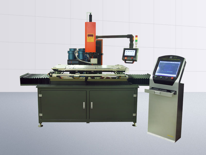 智能壓鉚機(jī)：實(shí)現(xiàn)高效、高精度、自動(dòng)化的機(jī)械制造工藝